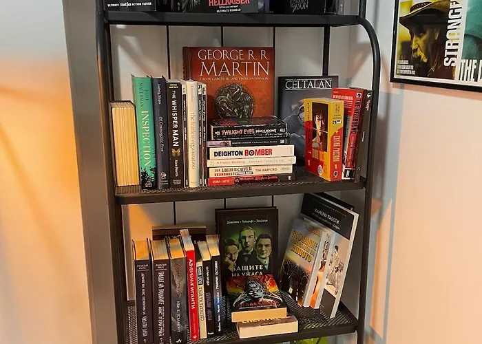 アパート Cinema House At Center *