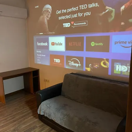 아파트 Cinema House At Center 소피아