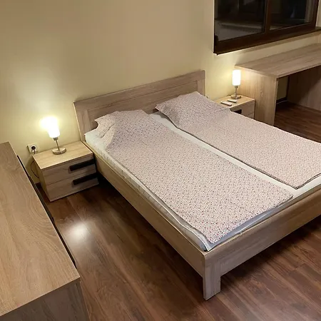 Cinema House At Center 아파트 *