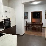 Apartment Cinema House At Center *