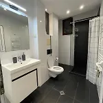 Apartment Cinema House At Center