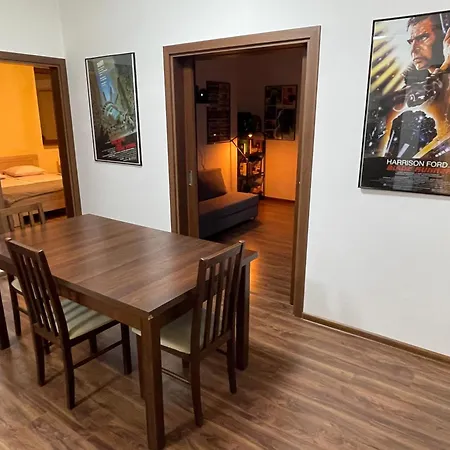 Cinema House At Center Apartment
